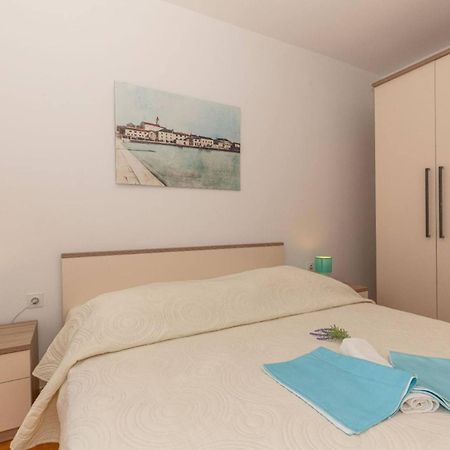 Three Bedroom Apartment In Biograd Biograd Na Moru Eksteriør billede