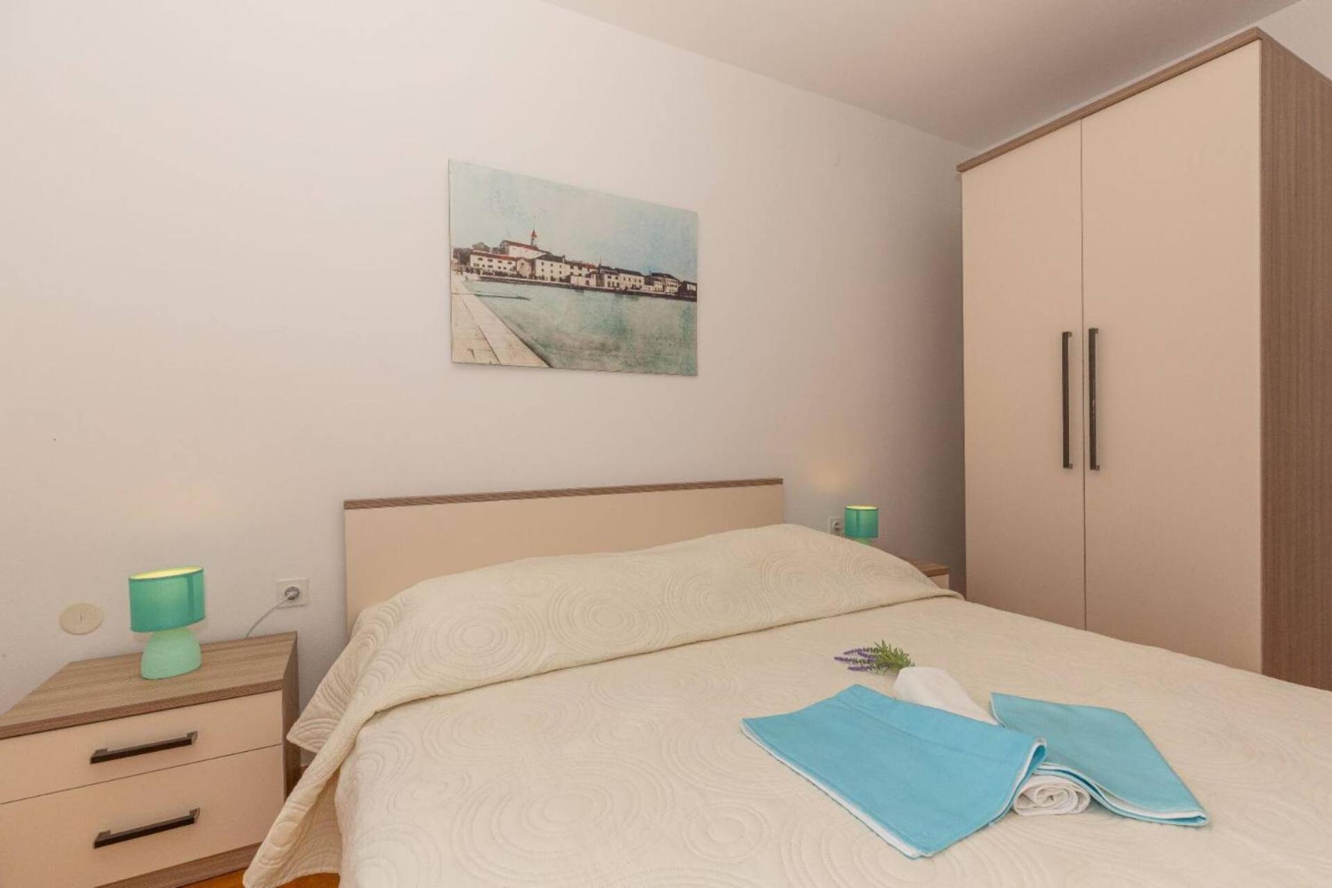 Three Bedroom Apartment In Biograd Biograd Na Moru Eksteriør billede