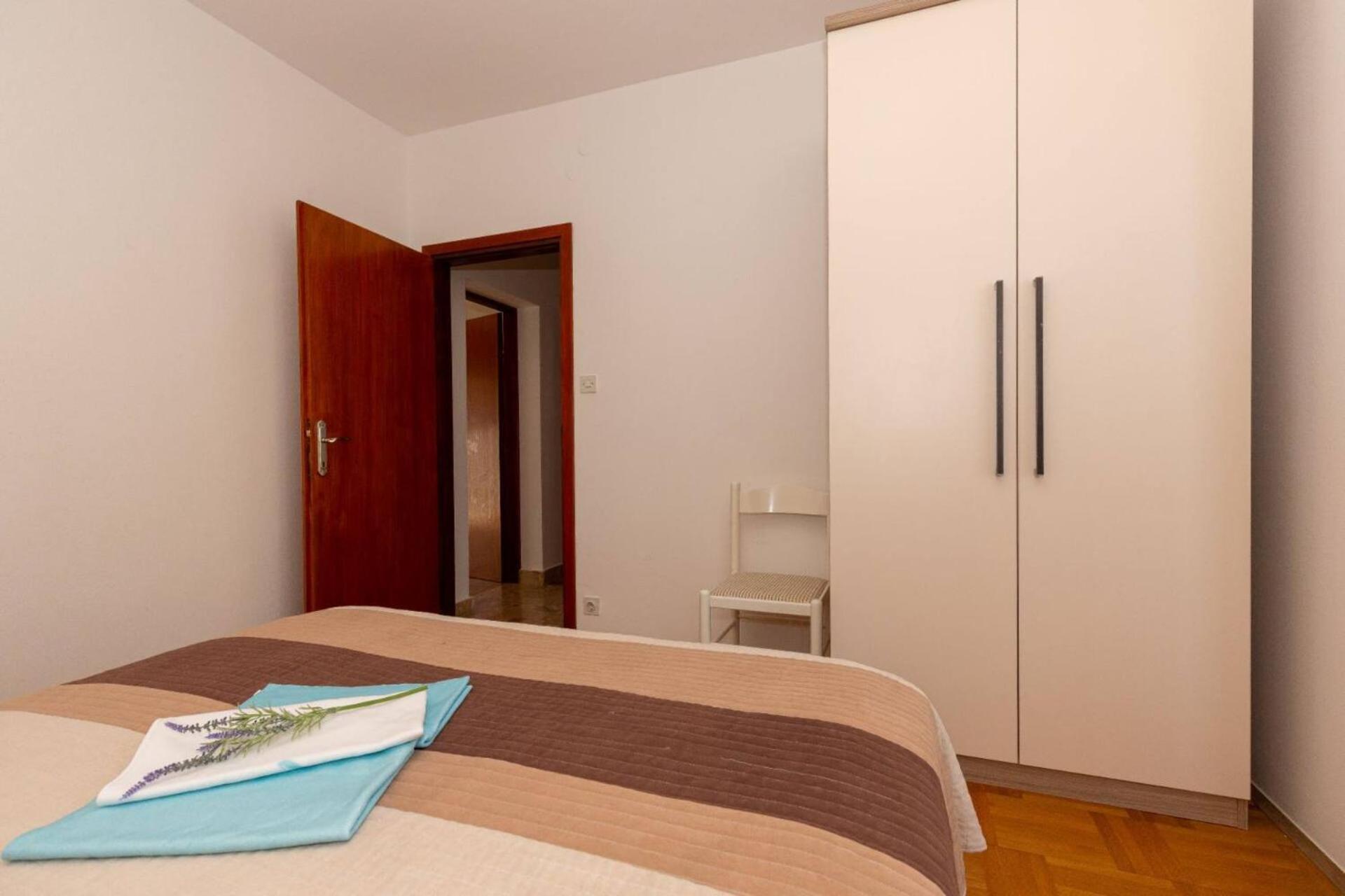 Three Bedroom Apartment In Biograd Biograd Na Moru Eksteriør billede