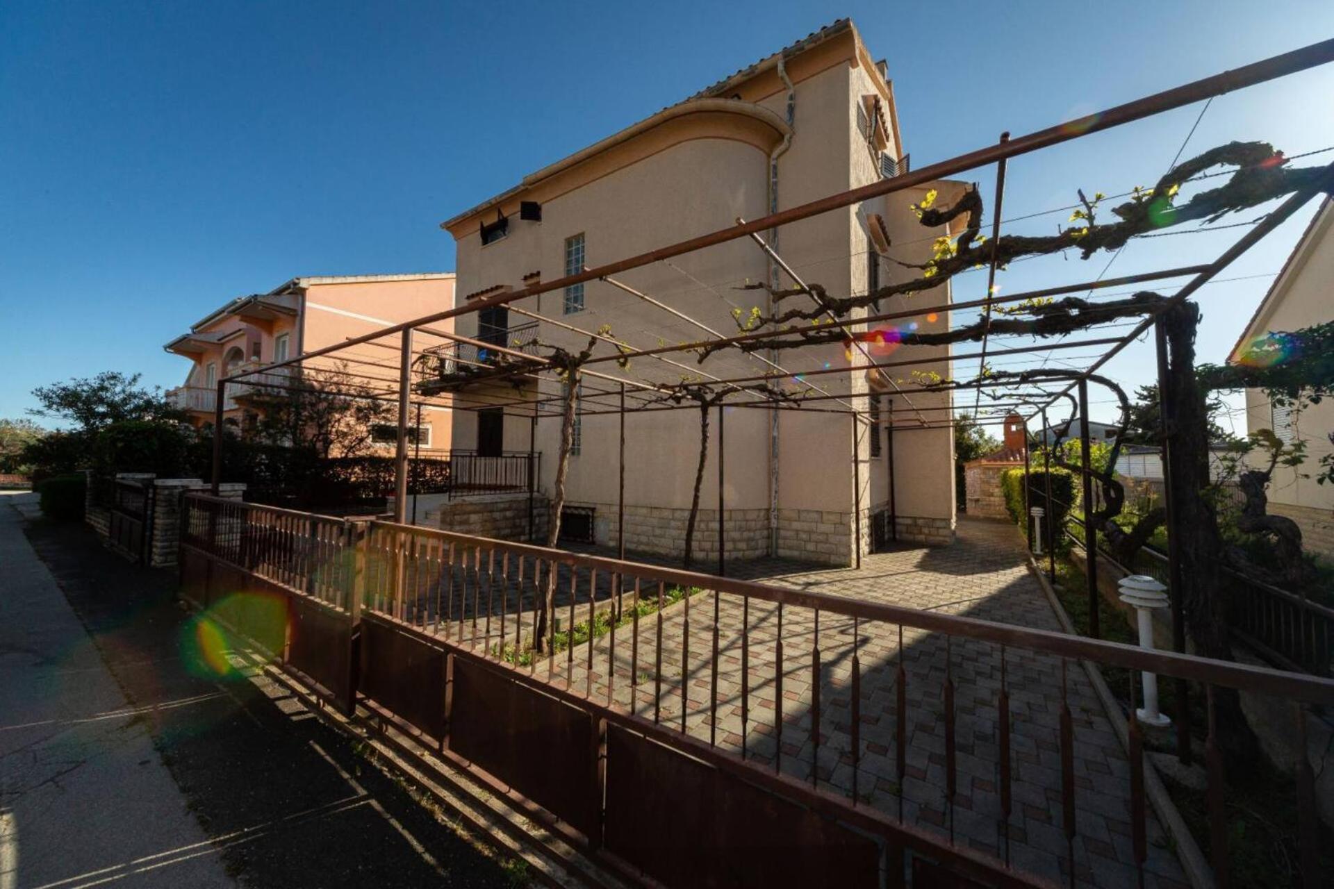 Three Bedroom Apartment In Biograd Biograd Na Moru Eksteriør billede