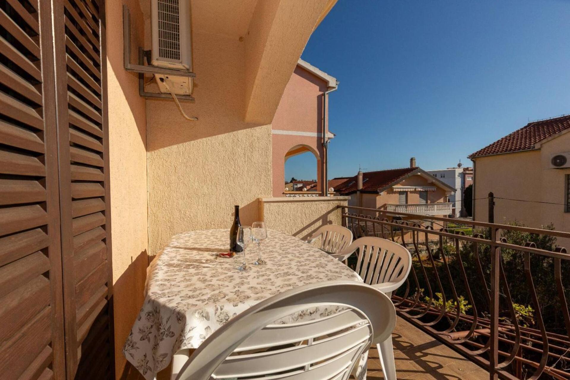 Three Bedroom Apartment In Biograd Biograd Na Moru Eksteriør billede