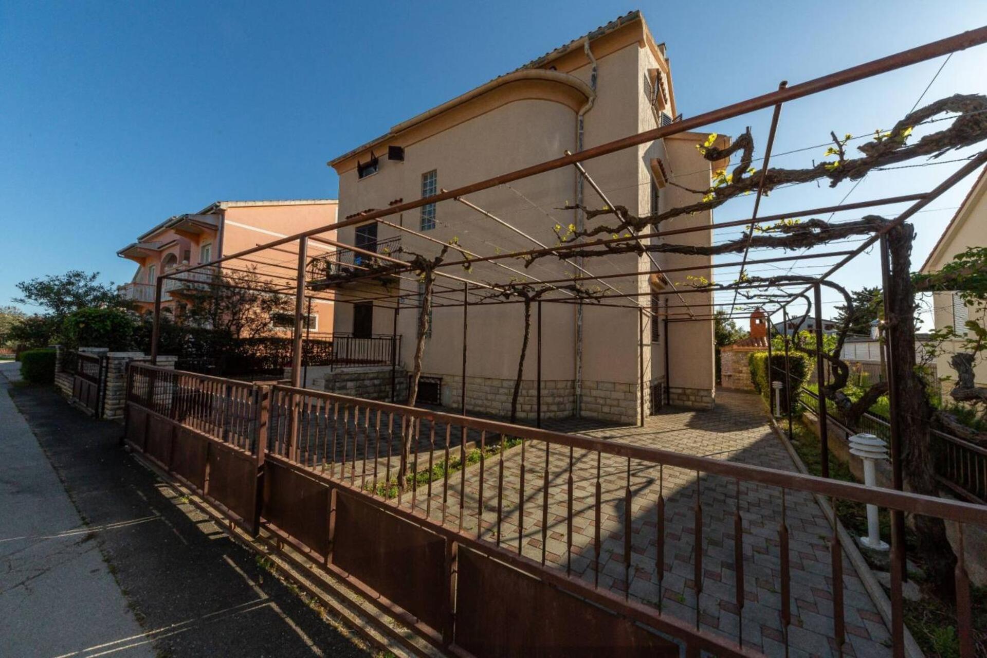 Three Bedroom Apartment In Biograd Biograd Na Moru Eksteriør billede