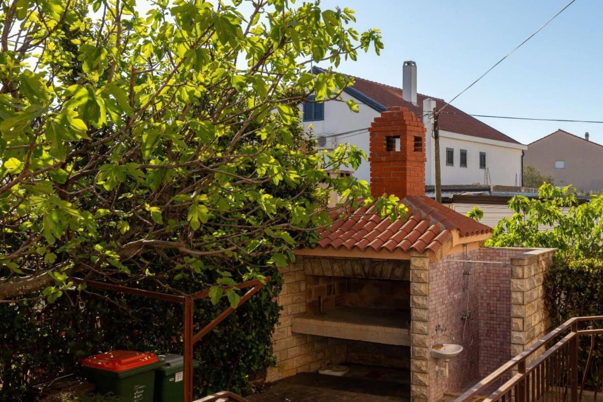 Three Bedroom Apartment In Biograd Biograd Na Moru Eksteriør billede