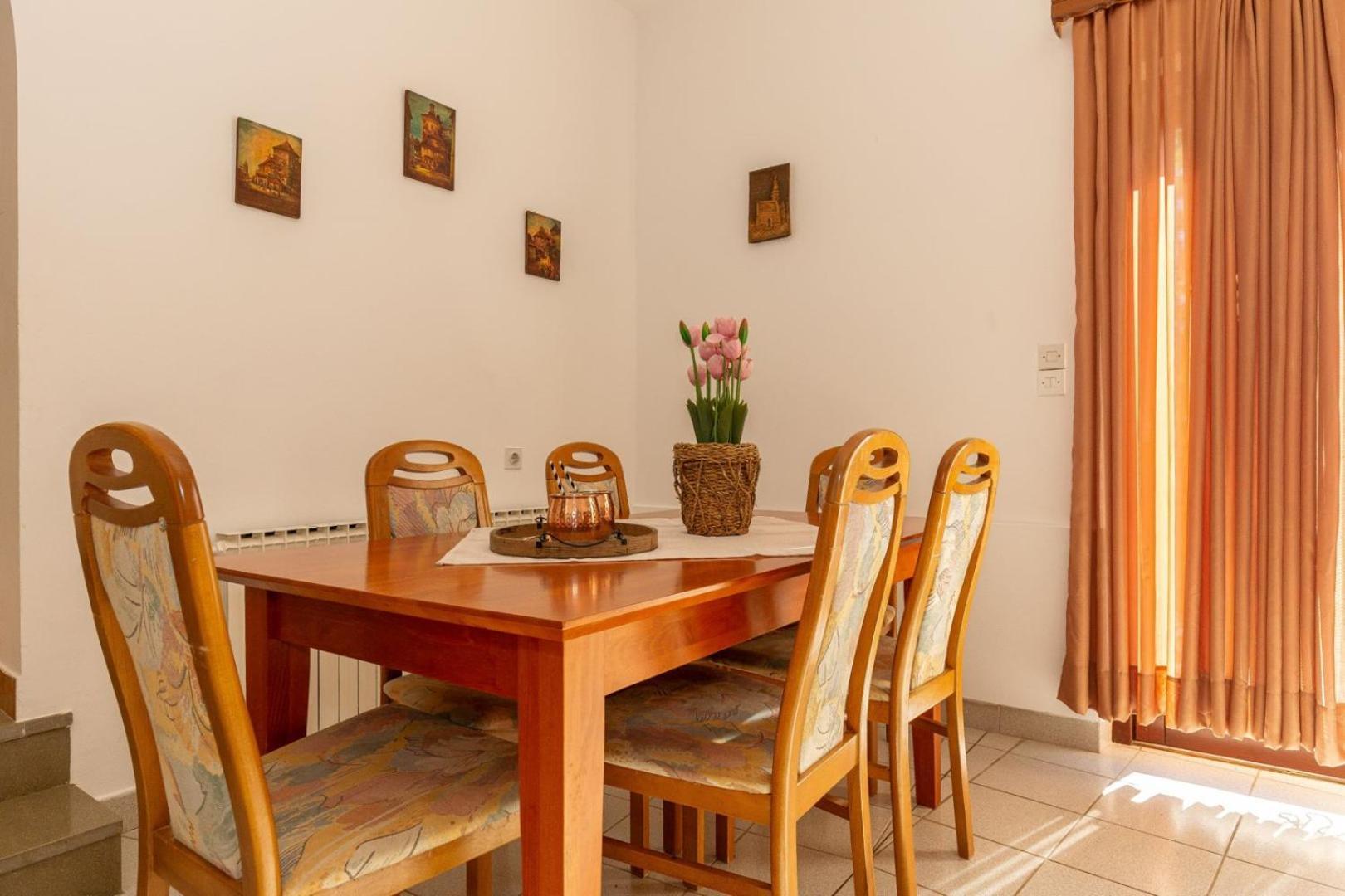 Three Bedroom Apartment In Biograd Biograd Na Moru Eksteriør billede