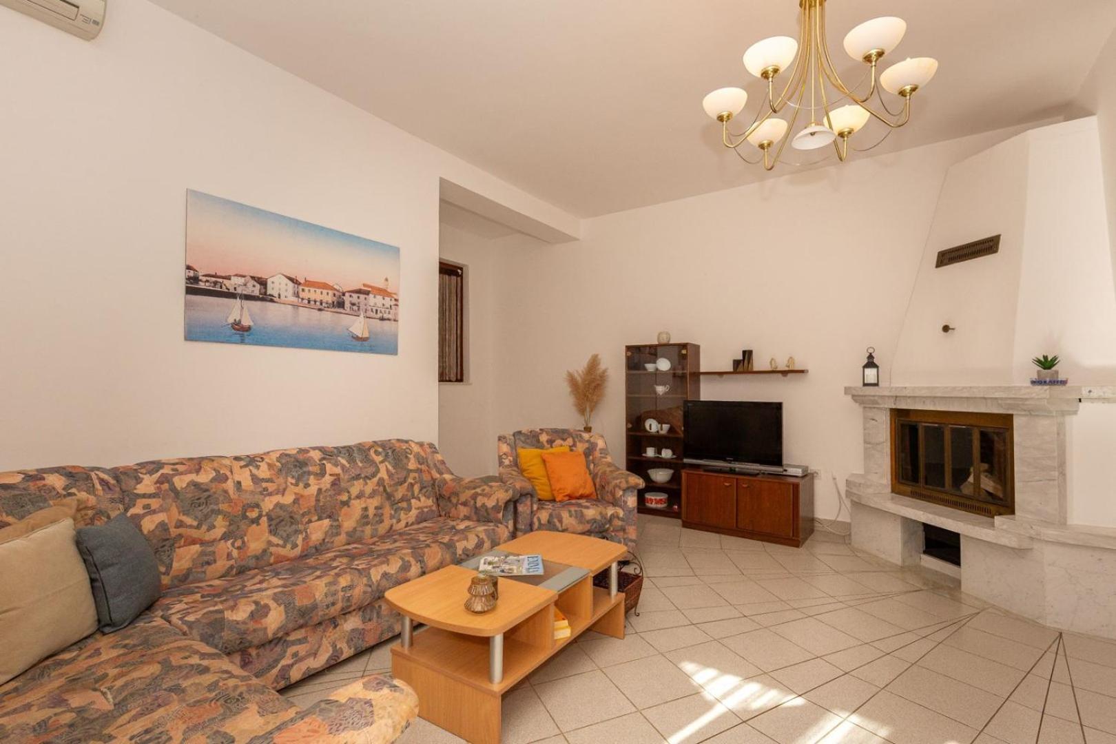 Three Bedroom Apartment In Biograd Biograd Na Moru Eksteriør billede