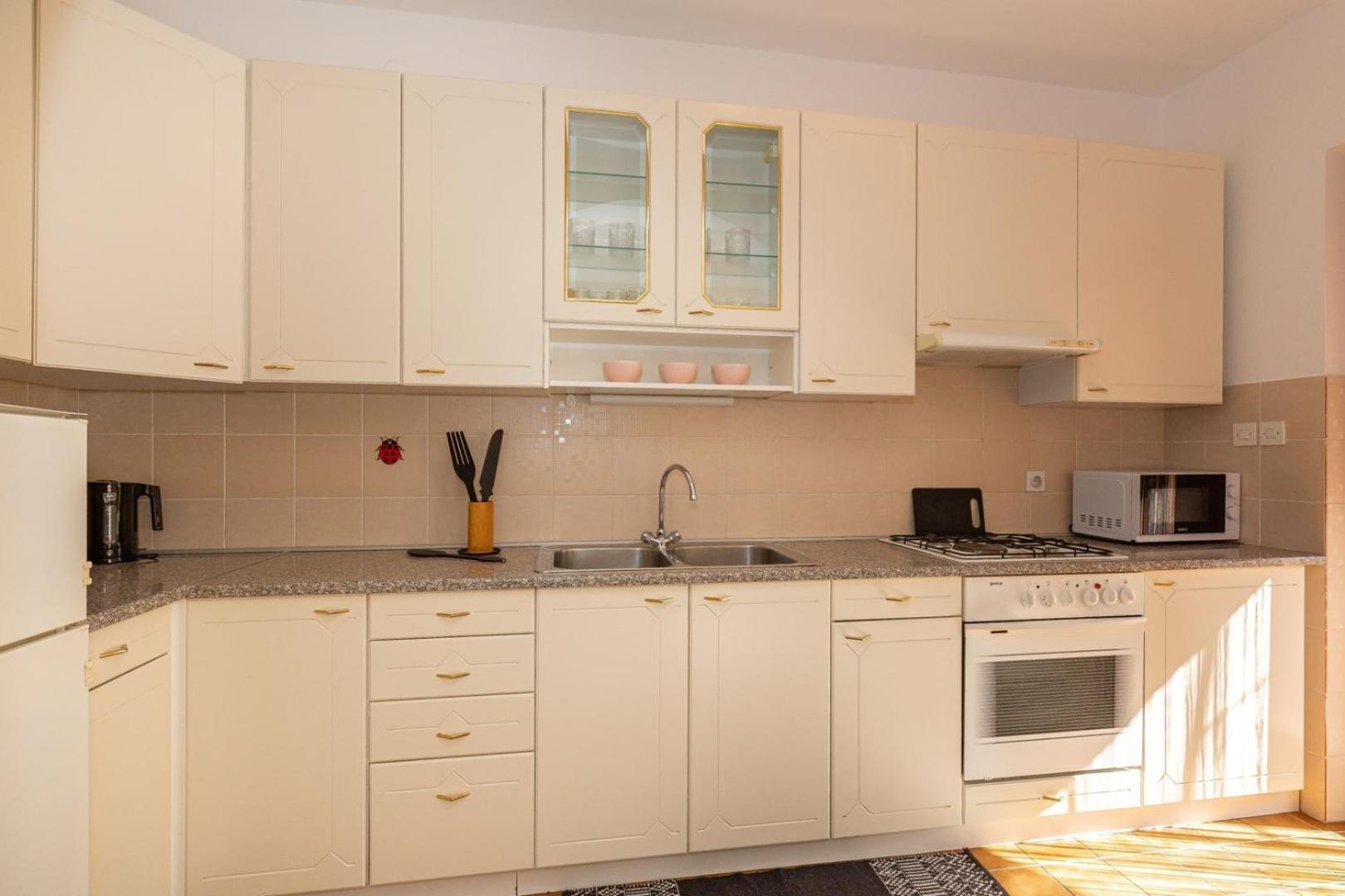 Three Bedroom Apartment In Biograd Biograd Na Moru Eksteriør billede