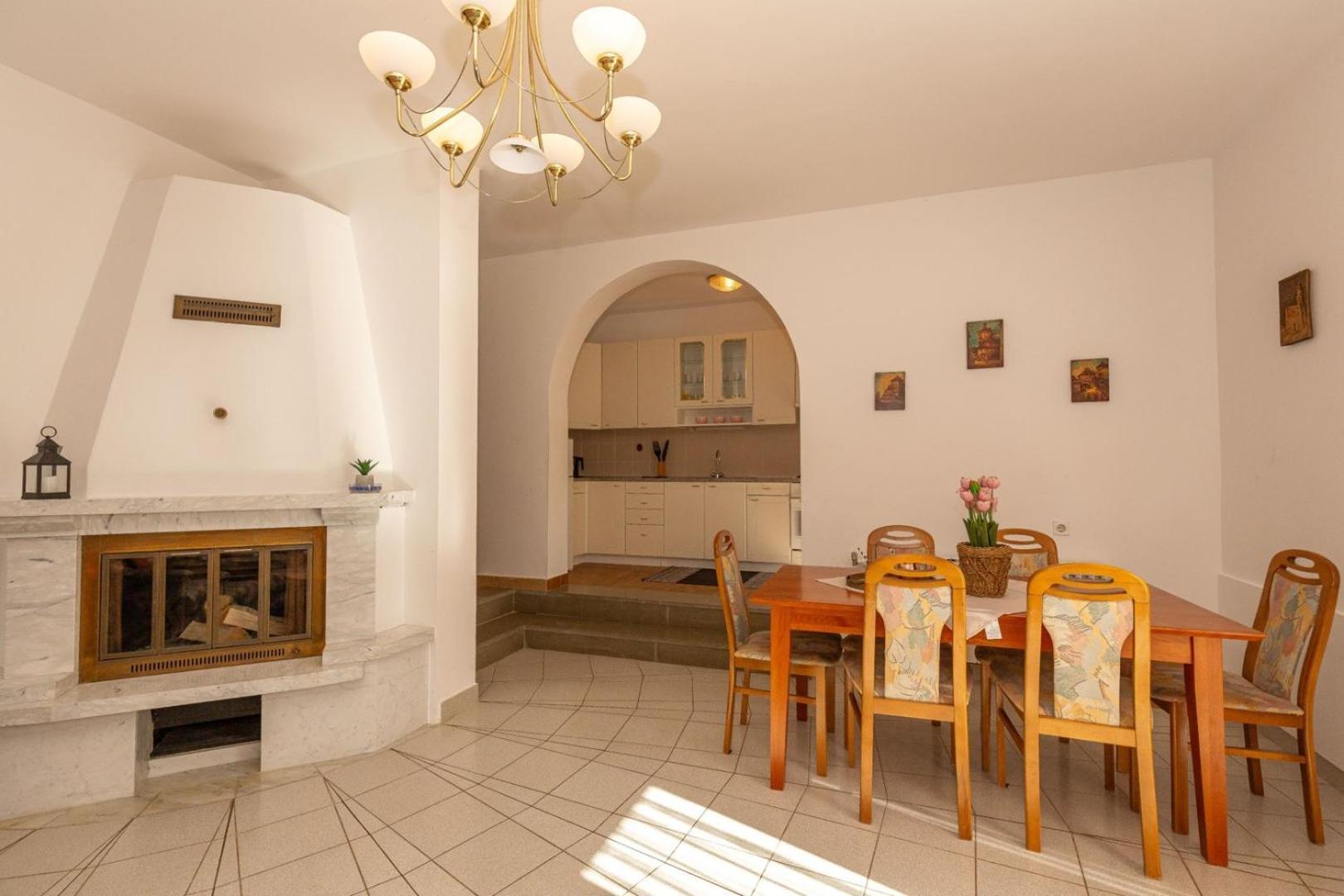 Three Bedroom Apartment In Biograd Biograd Na Moru Eksteriør billede